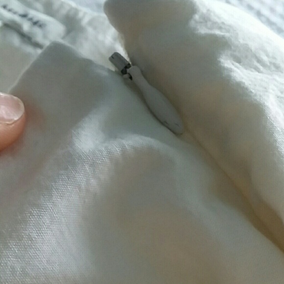 Banana Republic cream ruffle skirt - Picture 4 of 4